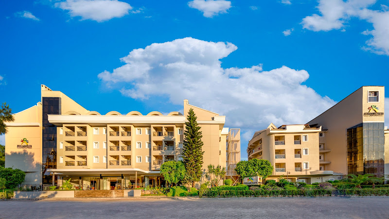Julian Club Hotel