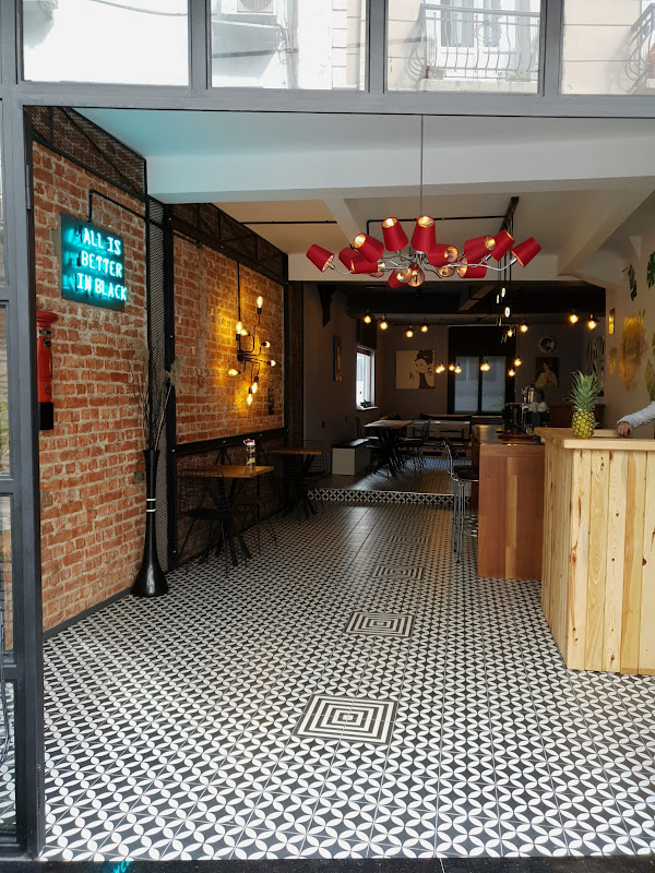 Black Art Hotel