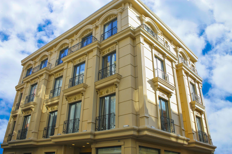 Newport Hotel