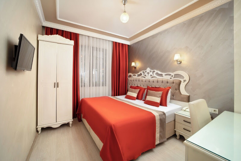 Newport Hotel