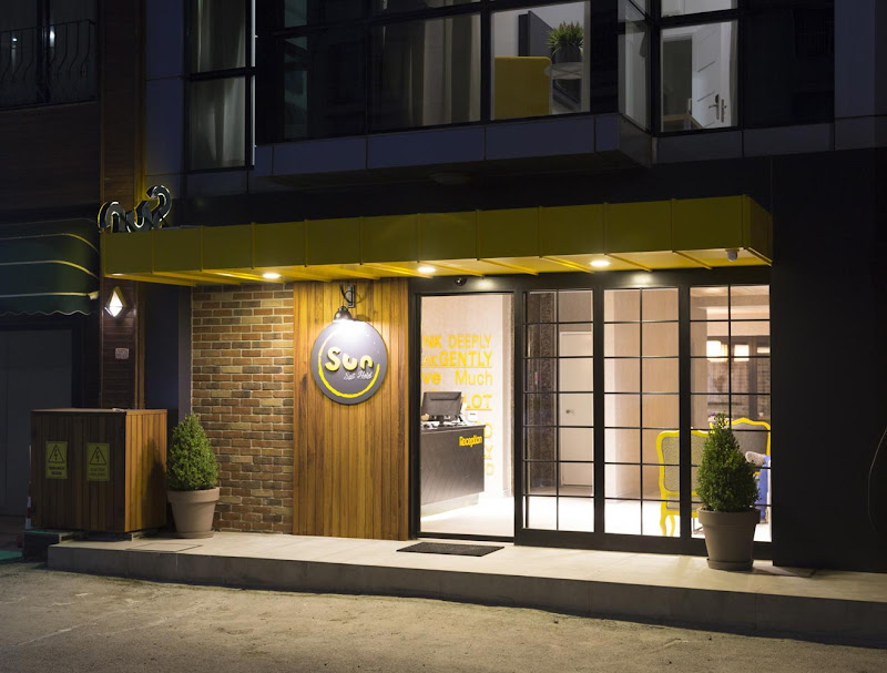 Sun Suit Hotel