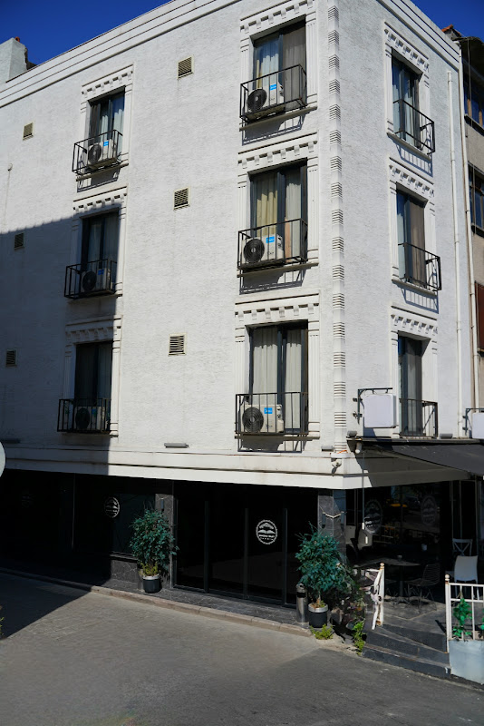 Sword Suit Hotel