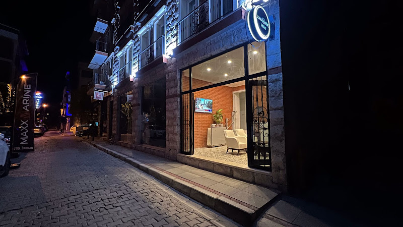 MaxxMarine Hotel
