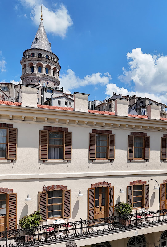 Ecole St. Pierre Hotel