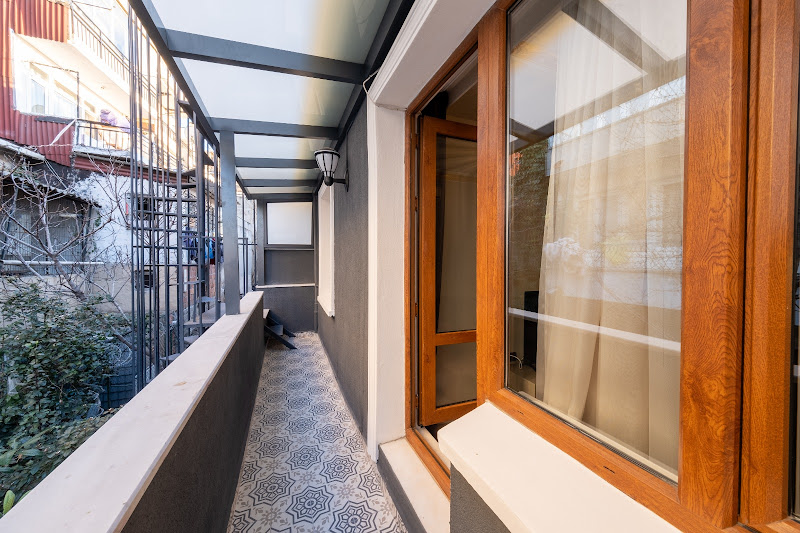 Taksim44 Apart & Suit