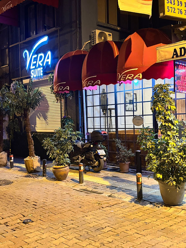 Vera Hotel & Suite