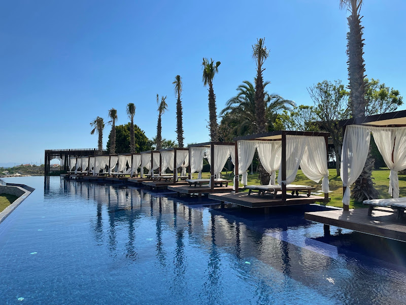Laur Hotels
