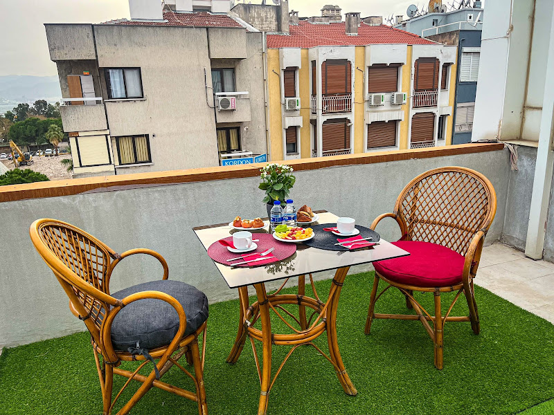 Life Artemis Hotel Bostanlı