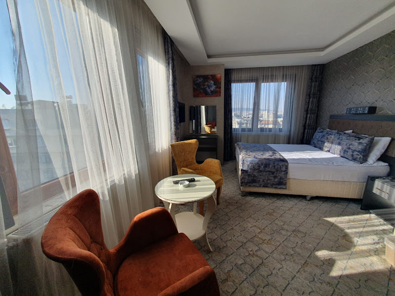 Ada Hotel