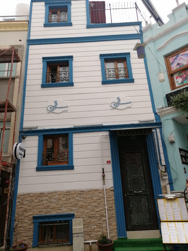 Sea House Suites