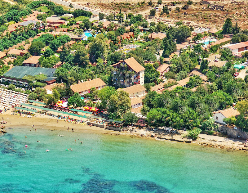 Leda Beach Hotel