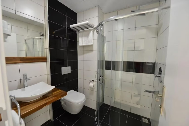RS CITY HOTEL