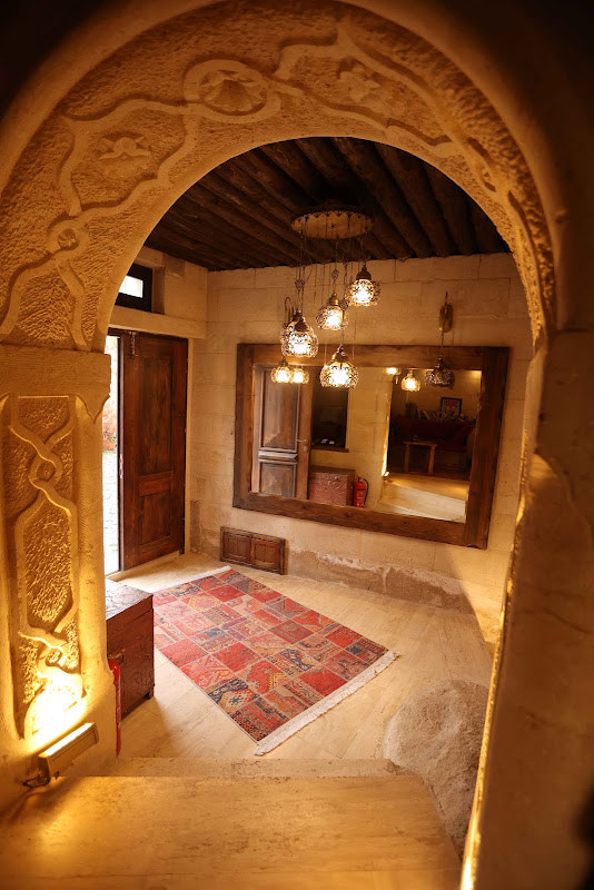 Mak's Cave House