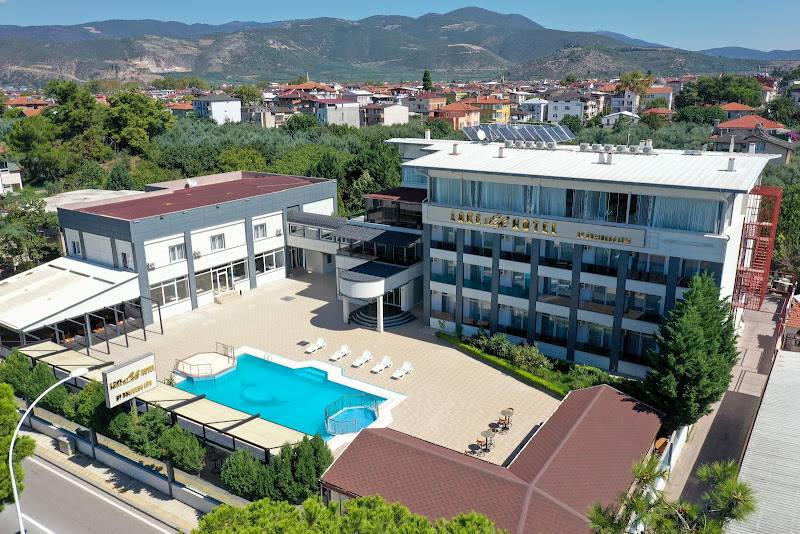 Lake Life Hotel (Business life Hotels)