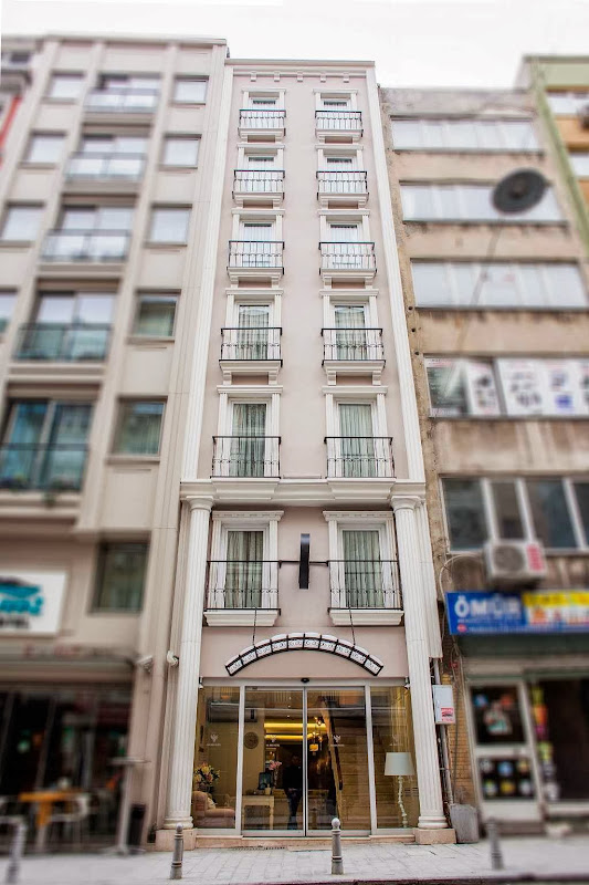 Mr. Bird Hotel