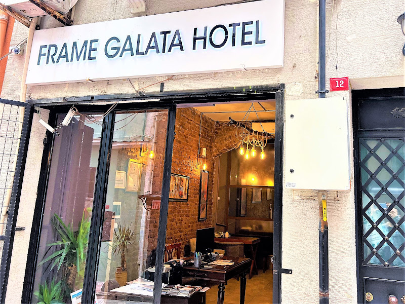 Frame Hotel & Suites