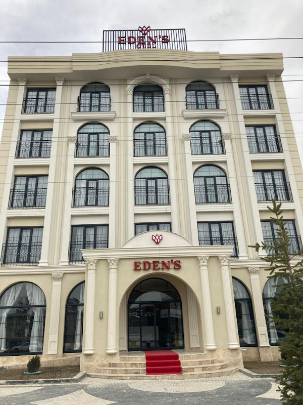 HOTEL EDEN'S