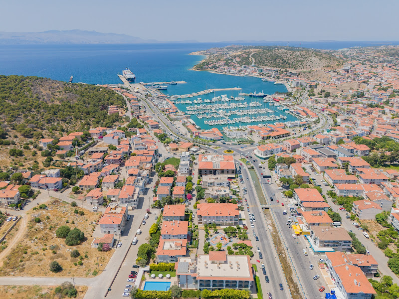 Strawberry Marina Hotel