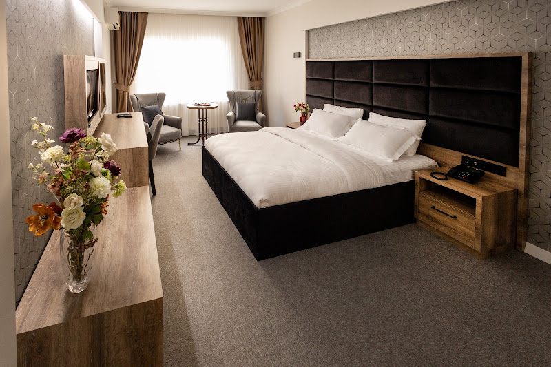 COMFORT HOUSE HOTEL
