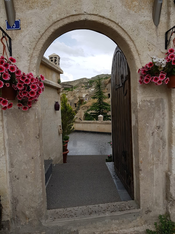 Demisos Caves Hotel