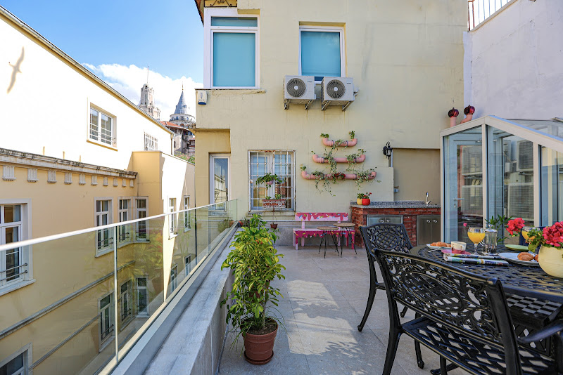 No 8 Galata