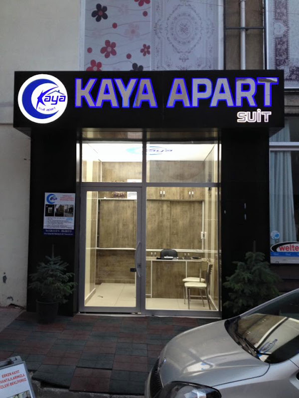 Kaya Suit Apart