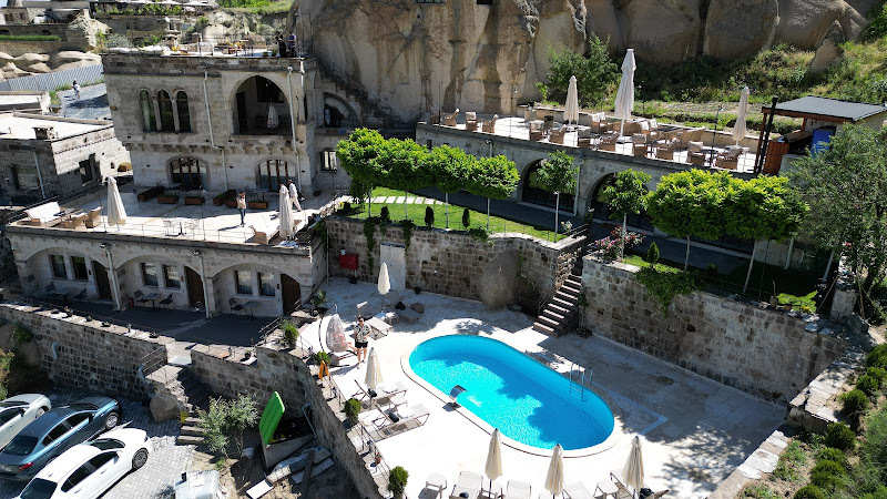 Secret Hill Cave Suites