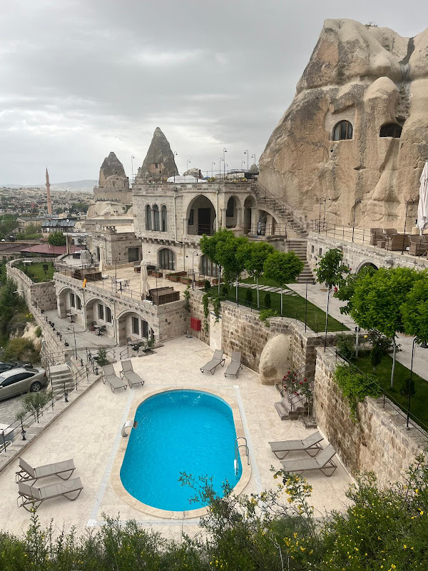 Secret Hill Cave Suites