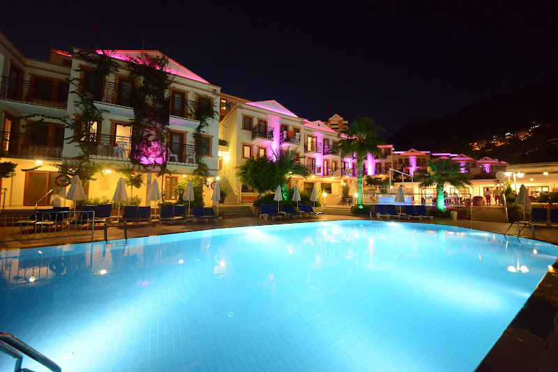 Pırat Hotel