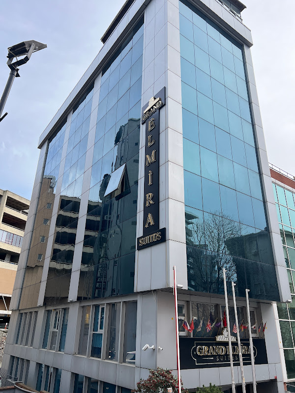 Grand Elmira Suites