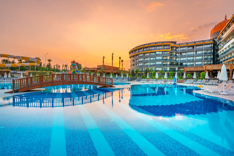 ARNOR DELUXE HOTEL & SPA