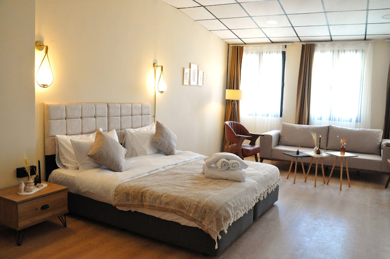 Golden Door Hotel