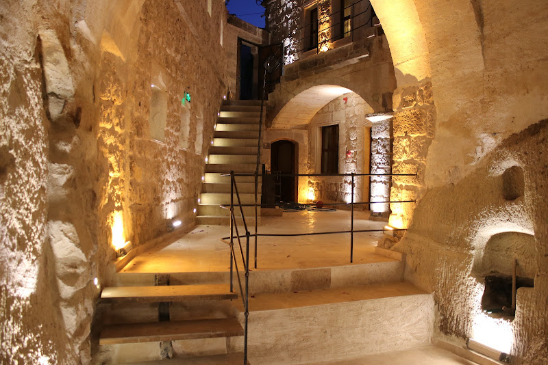 Rose Cave Hotel