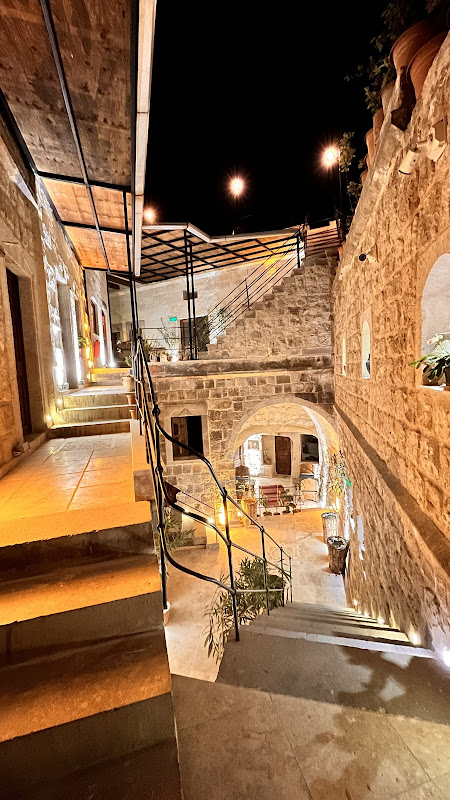 Rose Cave Hotel