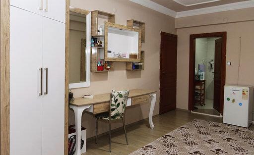 Ekin Bayan Apart