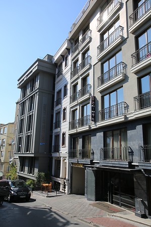 Artist Rooms Suites