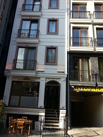 Artist Rooms Suites