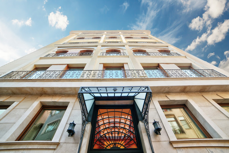 THE FOX HOTEL
