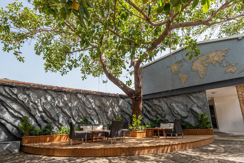 Tropic Beach Club Hotel