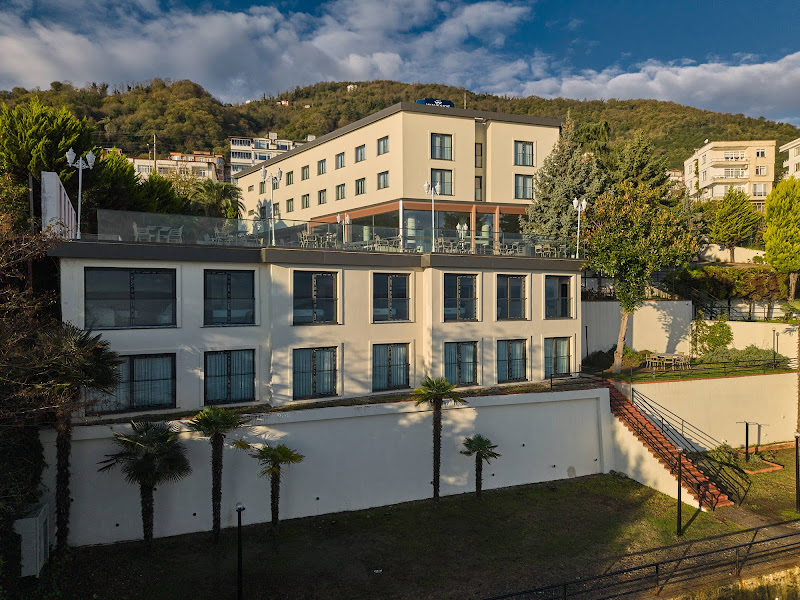 Waveside Hotel