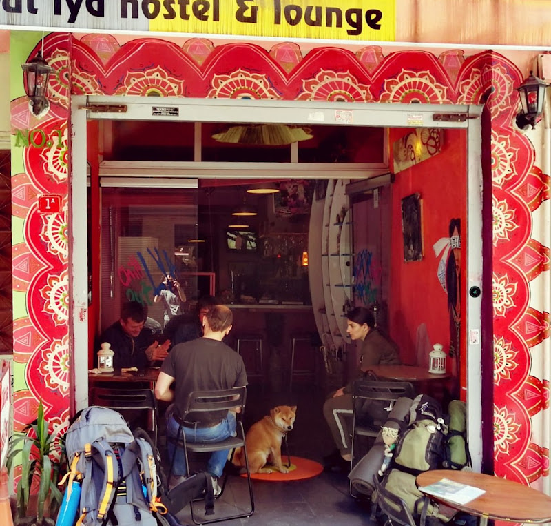 Chilloutlya Hostel & Lounge