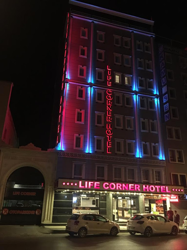 Life Corner Hotel