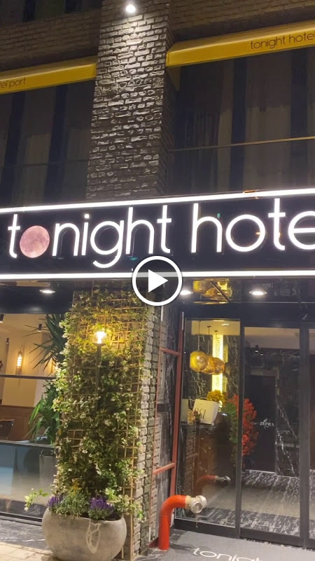 Tonight Hotel Port