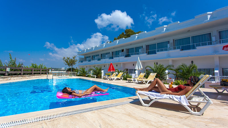 Side Beach Club Hotel