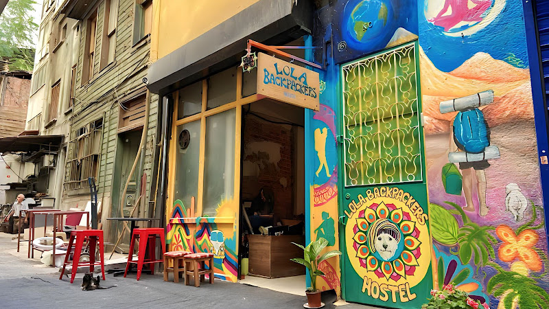 Lola Backpackers Hostel